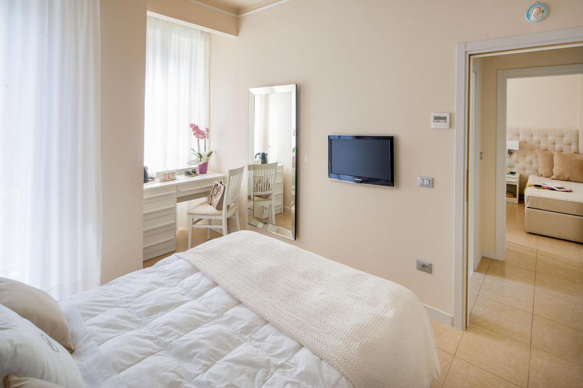 Hotel Mediterraneo Laigueglia Esterno foto