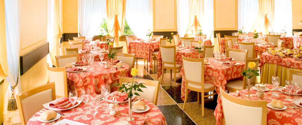 Hotel Mediterraneo Laigueglia Esterno foto