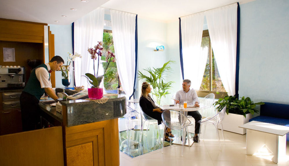 Hotel Mediterraneo Laigueglia Esterno foto