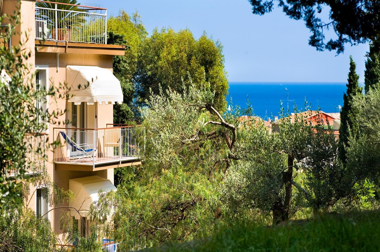 Hotel Mediterraneo Laigueglia Esterno foto